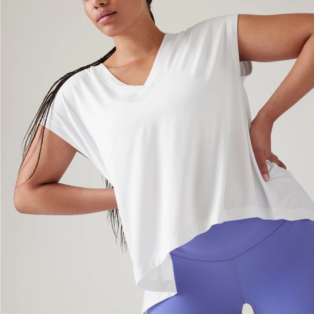 Athleta Women's Top Explore Tee Split Back White V-Neck Short Sleeve